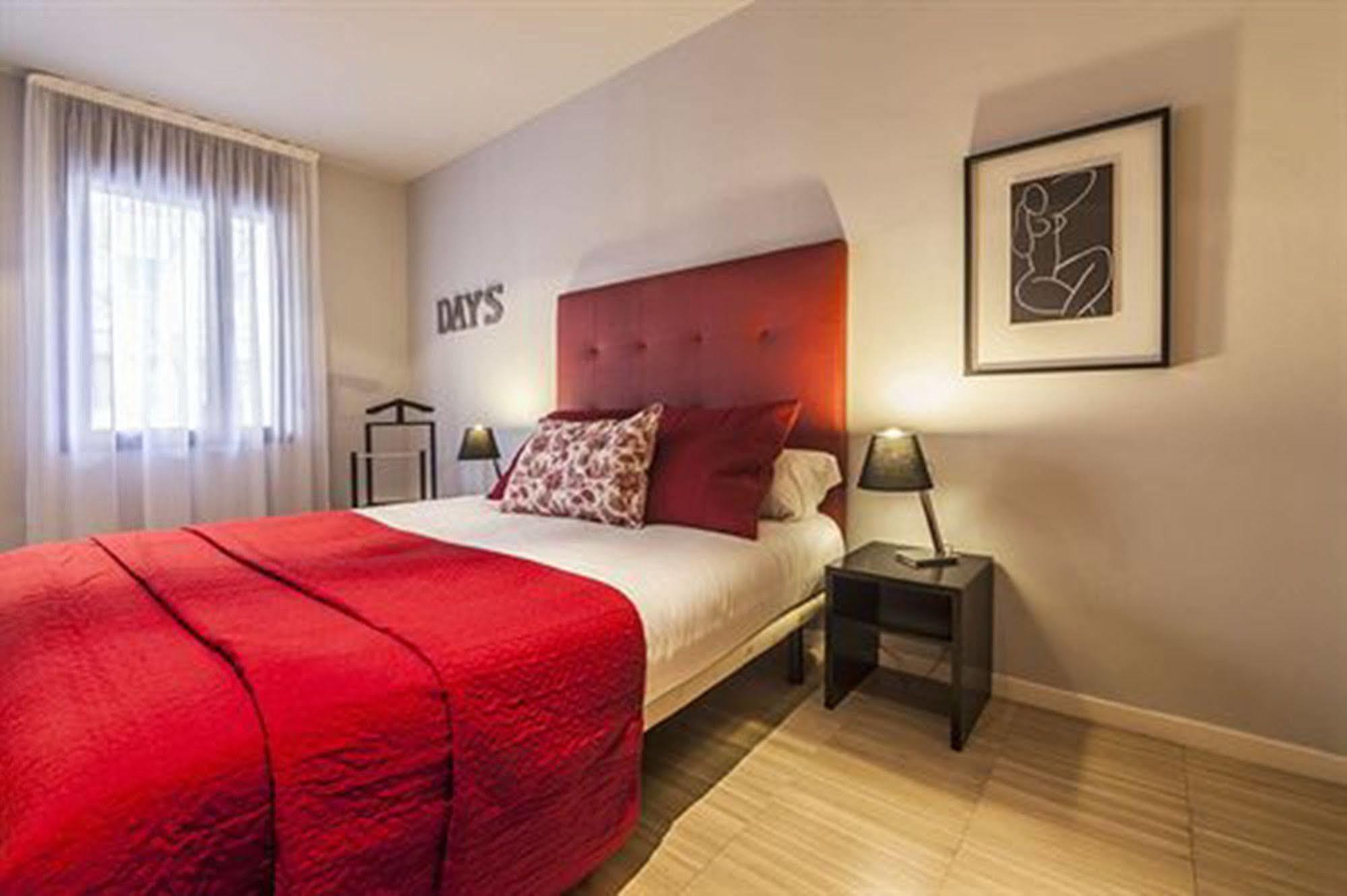 Mh Apartments Sant Pau Barcelona Eksteriør billede